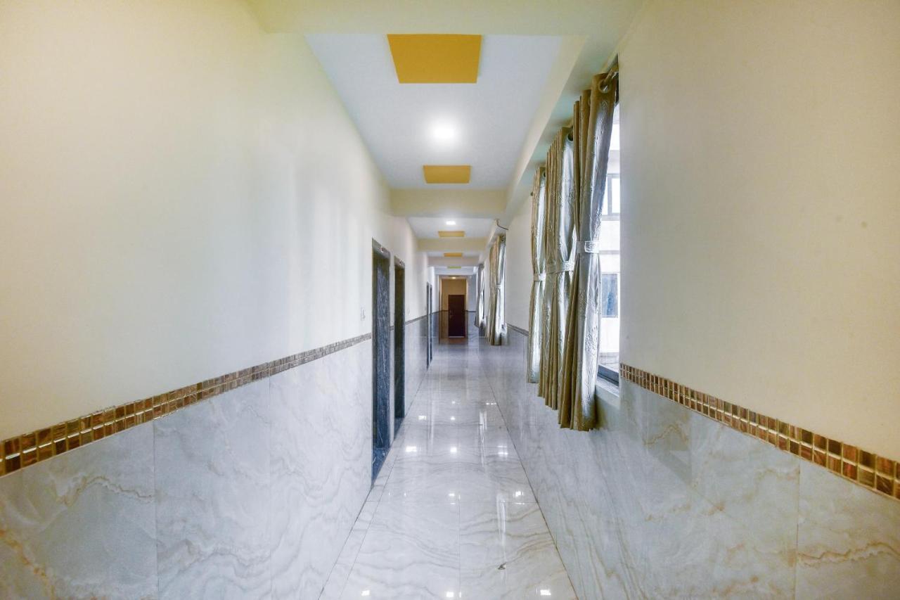 Oyo 60773 Ruchita Loadging & Boarding Hotel Mumbai Luaran gambar