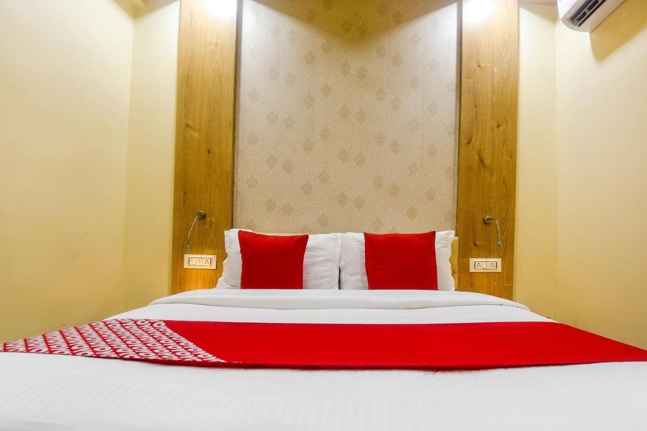 Oyo 60773 Ruchita Loadging & Boarding Hotel Mumbai Luaran gambar