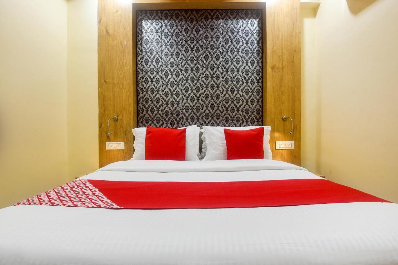Oyo 60773 Ruchita Loadging & Boarding Hotel Mumbai Luaran gambar